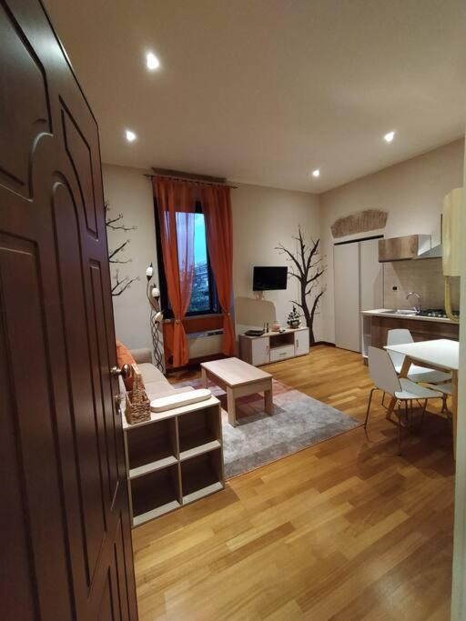 フィウミチーノCasa Degli Alberiアパートメント エクステリア 写真